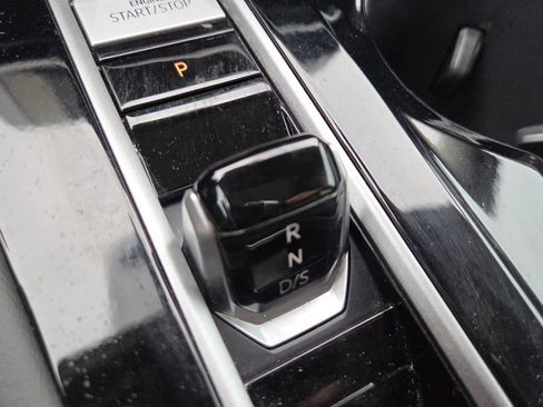 Used 2024 Volkswagen Atlas SEL AWD/4WD image 32