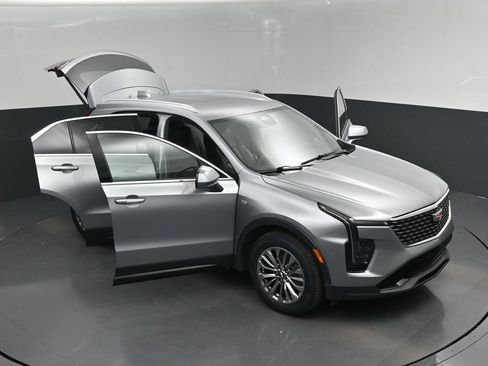 Used 2024 Cadillac XT4 Premium Luxury FWD image 19