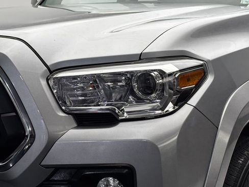 Used 2023 Toyota Tacoma SR5 AWD/4WD image 3