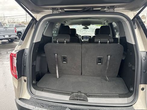 Certified 2022 GMC Acadia SLE image 25