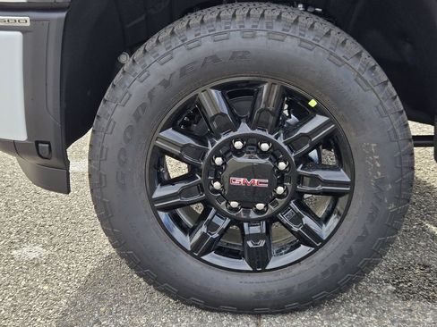 New 2026 GMC Sierra 3500 AT4 w/ AT4 Premium Plus Package AWD/4WD image 8