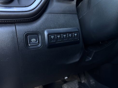 Used 2020 GMC Sierra 2500 SLT w/ SLT Premium Plus Package image 27