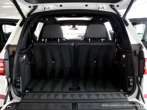 Used 2022 BMW X7 xDrive40i w/ M Sport Package AWD/4WD image 46