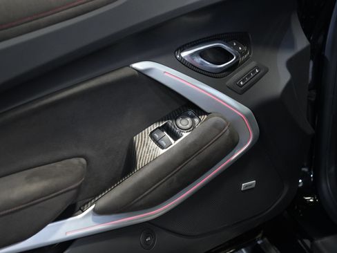 Used 2020 Chevrolet Camaro ZL1 RWD image 23