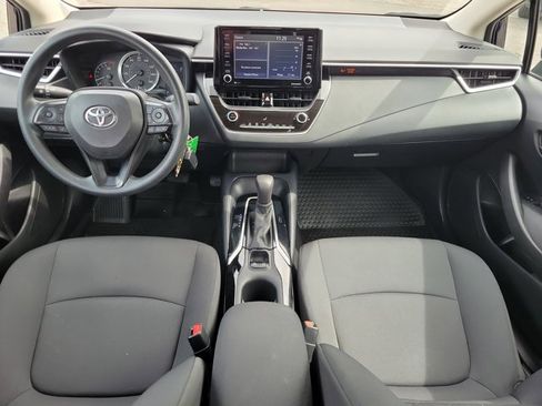 Used 2022 Toyota Corolla LE image 10