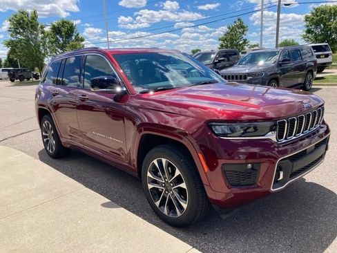 Used 2022 Jeep Grand Cherokee Overland AWD/4WD image 1