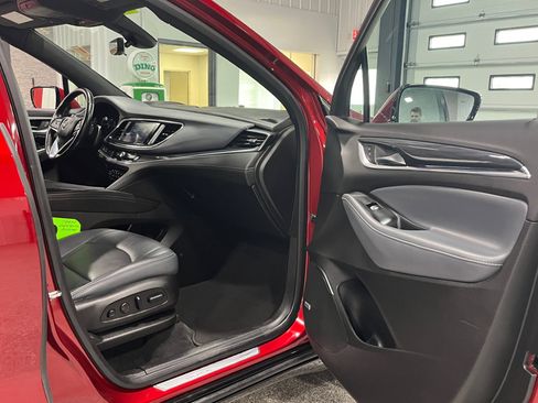 Certified 2024 Buick Enclave Premium image 9