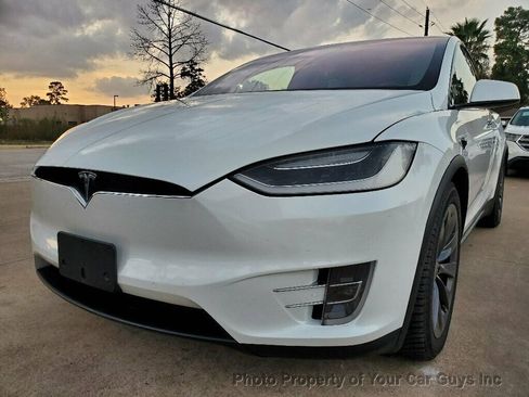 Used 2017 Tesla Model X image 4