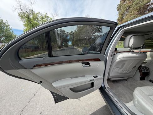 Used 2011 Mercedes-Benz S 550 image 12