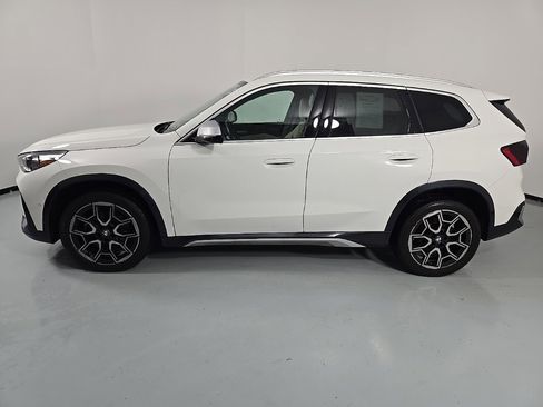 Used 2023 BMW X1 xDrive28i w/ Premium Package image 4