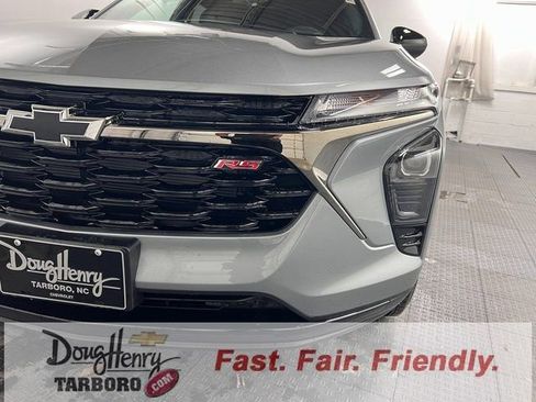 New 2026 Chevrolet Trax RS w/ Sunroof Package FWD image 12