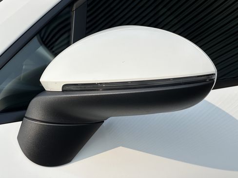 Certified 2024 Porsche Macan 4 Electric AWD/4WD image 16