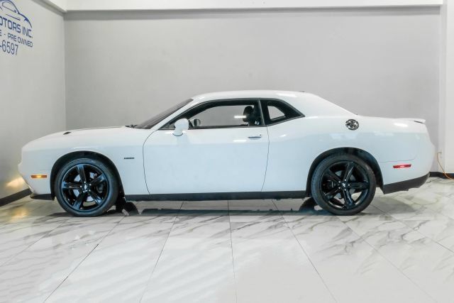 Used 2017 Dodge Challenger R/T RWD image 13