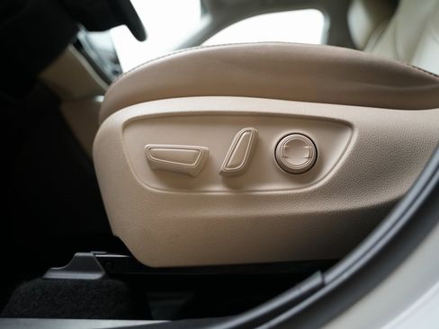 Used 2021 Toyota Highlander Platinum image 18