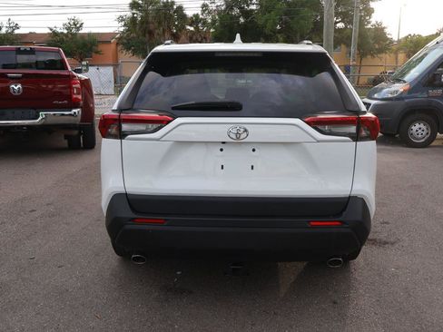 Used 2019 Toyota RAV4 XLE FWD image 6