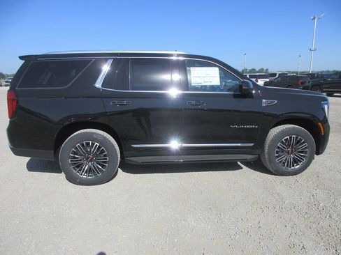 New 2026 GMC Yukon Elevation w/ Elevation Premium Package AWD/4WD image 3