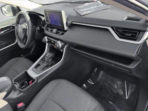 Used 2024 Toyota RAV4 XLE image 30