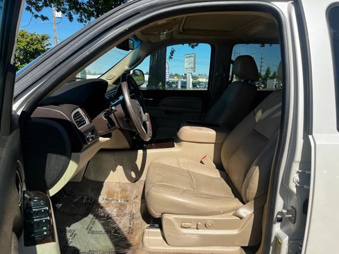Used 2012 GMC Yukon XL Denali AWD/4WD image 8