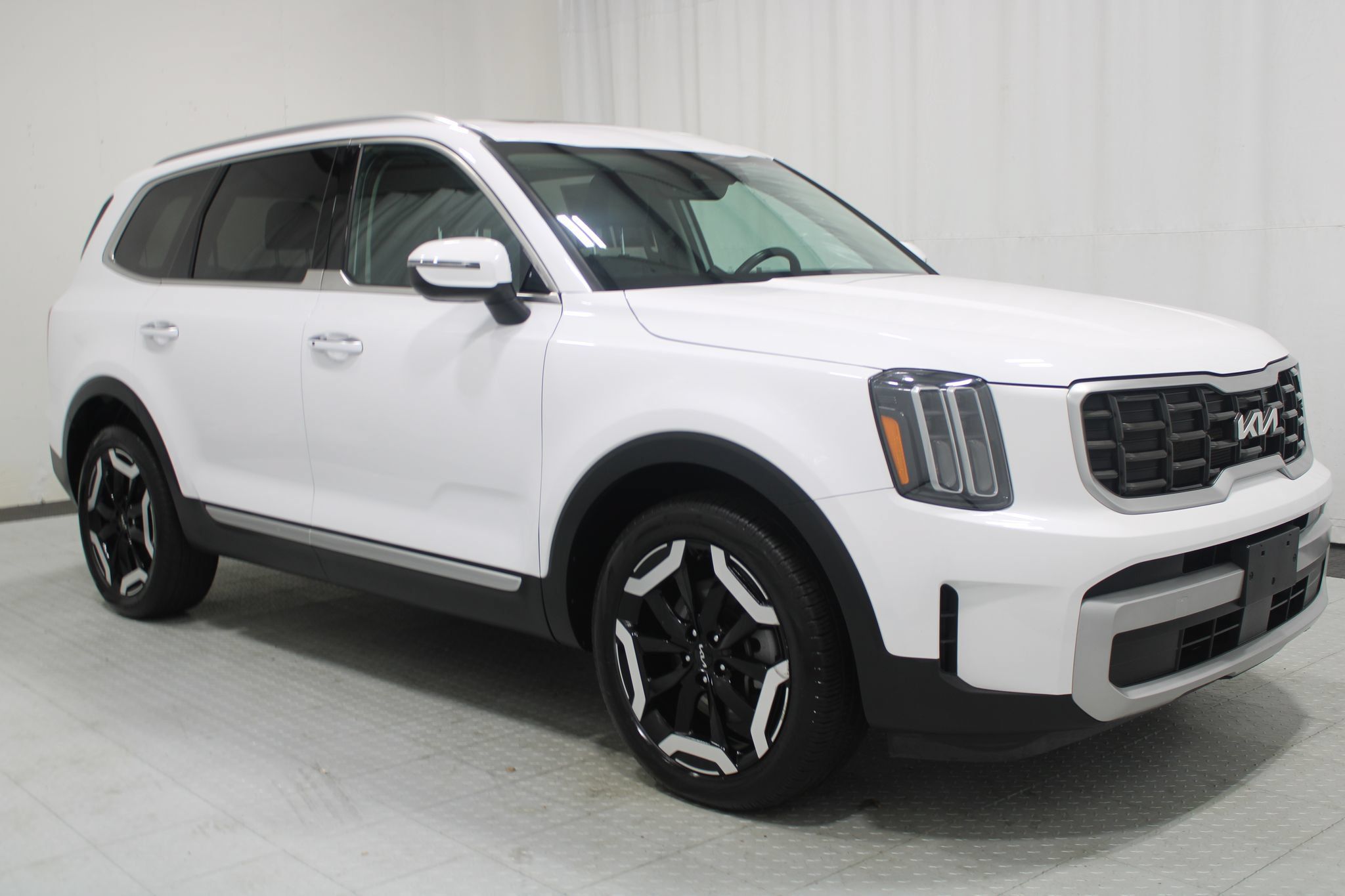 Used 2023 Kia Telluride S w/ S Sunroof Package AWD/4WD image 4