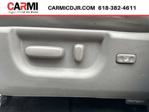 Used 2016 Toyota Sequoia SR5 AWD/4WD image 9