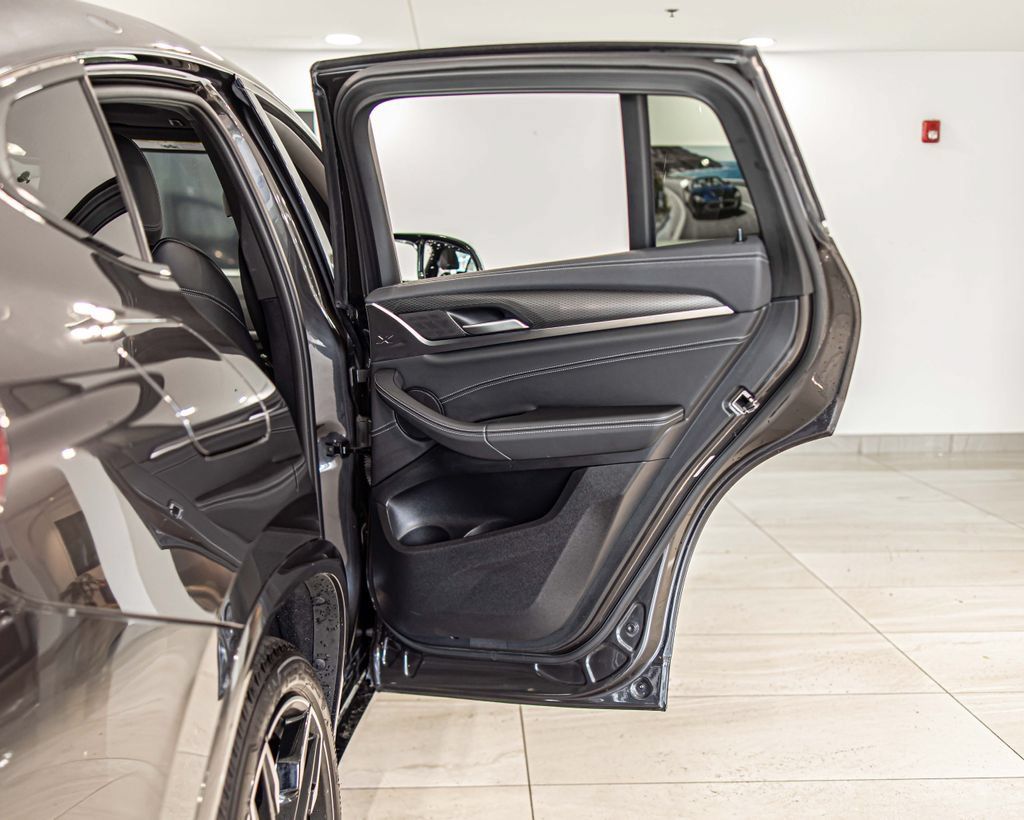 Used 2023 BMW X4 M40i AWD/4WD image 43