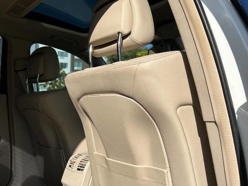 Used 2014 Mercedes-Benz E 350 Sedan image 46