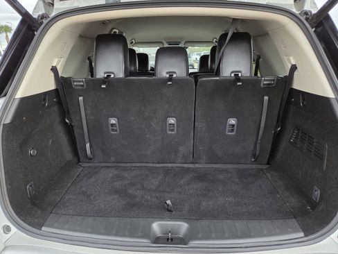 Used 2025 Nissan Pathfinder SL image 25