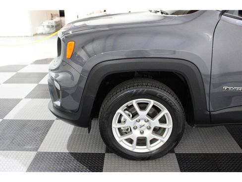 Used 2023 Jeep Renegade Latitude image 9