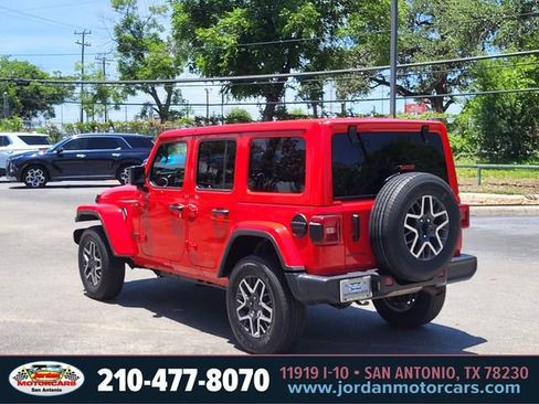 Used 2025 Jeep Wrangler Unlimited Sahara AWD/4WD image 3