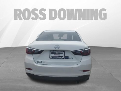 Used 2016 Scion iA FWD image 7