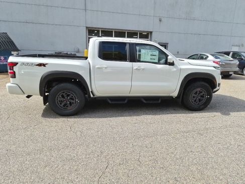 New 2026 Nissan Frontier PRO-4X w/ Pro-4x Convenience Package image 2