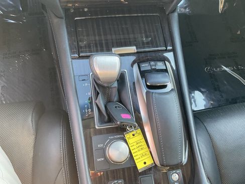 Used 2014 Lexus LS 460 w/ Comfort Package image 20