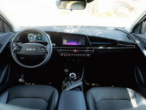 Used 2023 Kia Niro Wind FWD image 18
