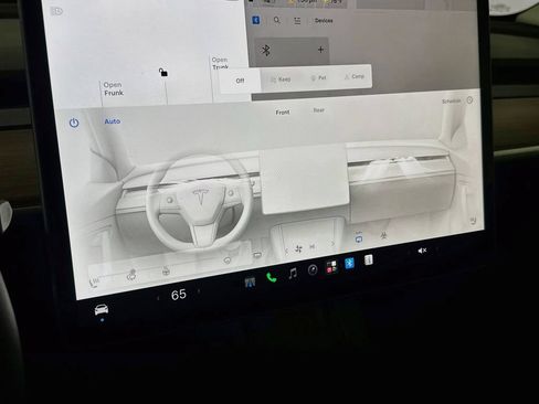 Used 2024 Tesla Model Y Long Range AWD/4WD image 16