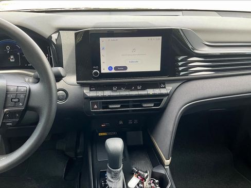 Used 2026 Toyota Camry LE image 7