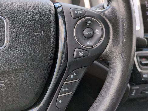 Used 2017 Honda Pilot Touring image 27