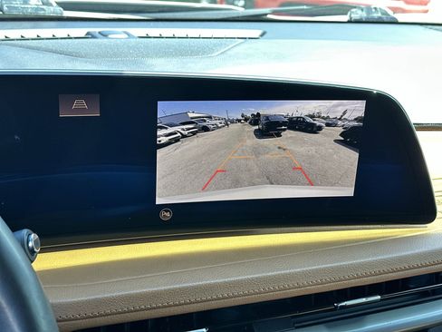Used 2024 Cadillac XT4 Premium Luxury w/ Technology Package FWD image 21