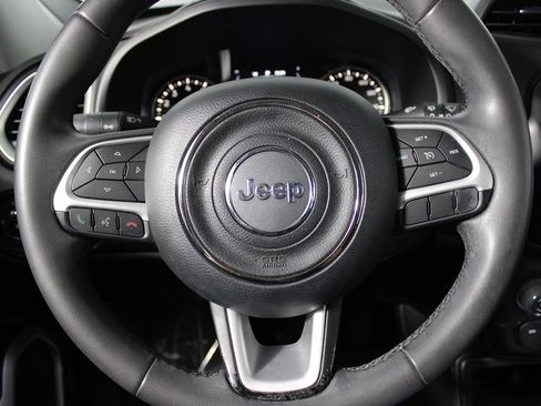 Used 2019 Jeep Renegade Latitude w/ Popular Equipment Group FWD image 20