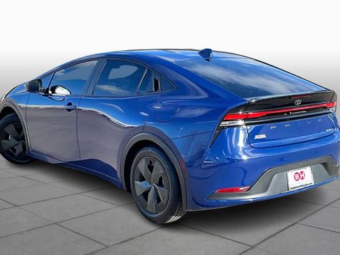 Used 2025 Toyota Prius LE image 11