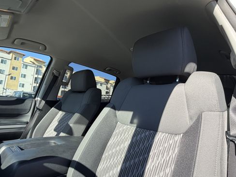 Used 2021 Toyota Tundra 4x4 CrewMax image 17