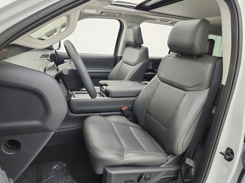 Used 2025 Ford Expedition Active AWD/4WD image 15