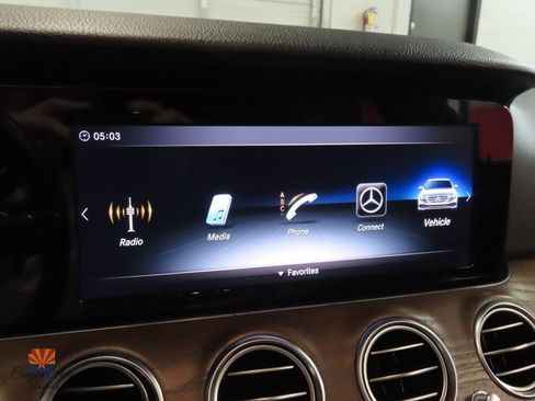 Used 2018 Mercedes-Benz E 300 4MATIC w/ Premium 2 Package (Q02) image 17