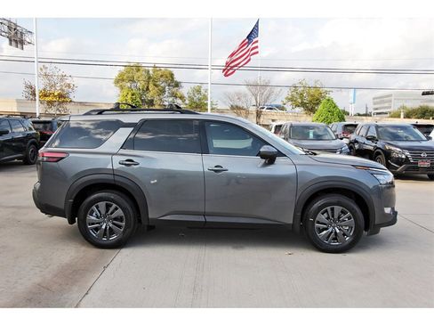 New 2025 Nissan Pathfinder SV w/ SV Premium Package image 5