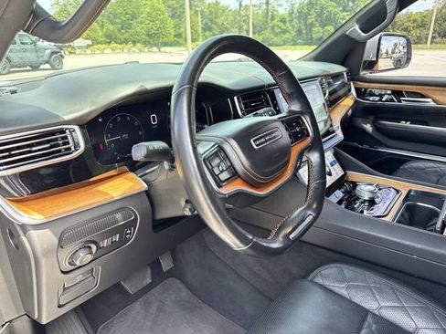Used 2022 Jeep Grand Wagoneer Series III w/ Rear Seat Video Group 1 AWD/4WD image 29