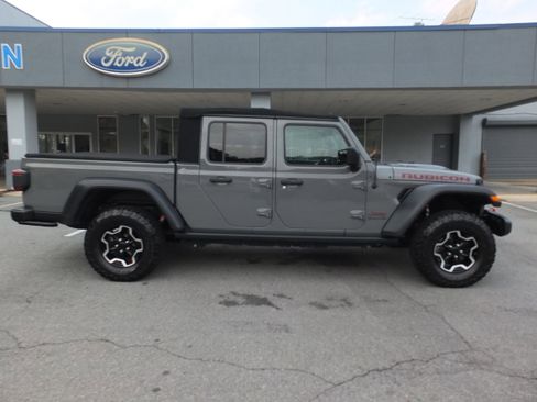 Used 2020 Jeep Gladiator Rubicon image 2