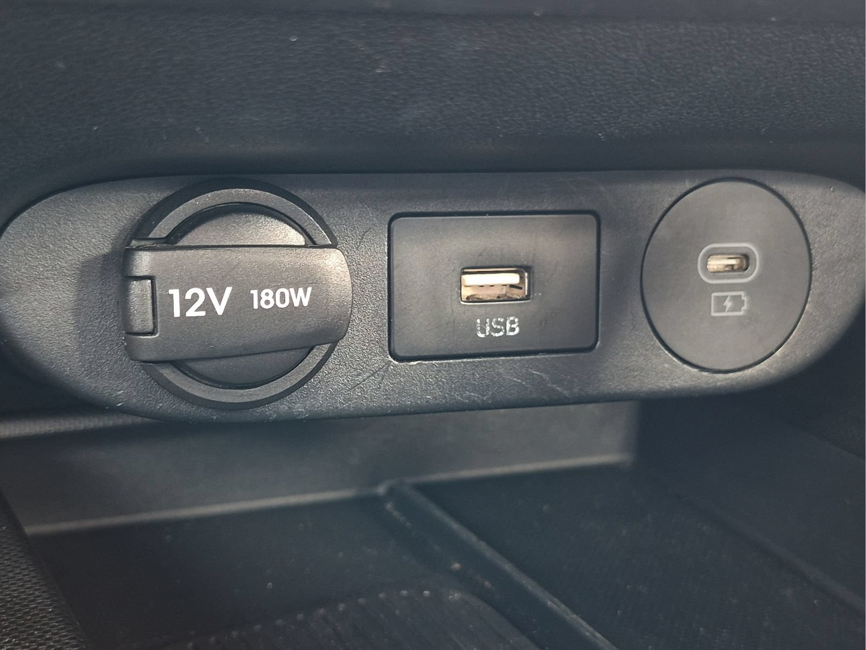 Used 2025 Hyundai Elantra SEL FWD image 27