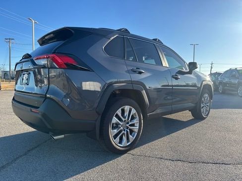 Used 2025 Toyota RAV4 XLE Premium image 8