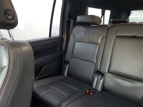 Used 2022 Chevrolet Suburban RST w/ Luxury Package image 57