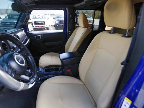 Used 2018 Jeep Wrangler Unlimited Sport image 5