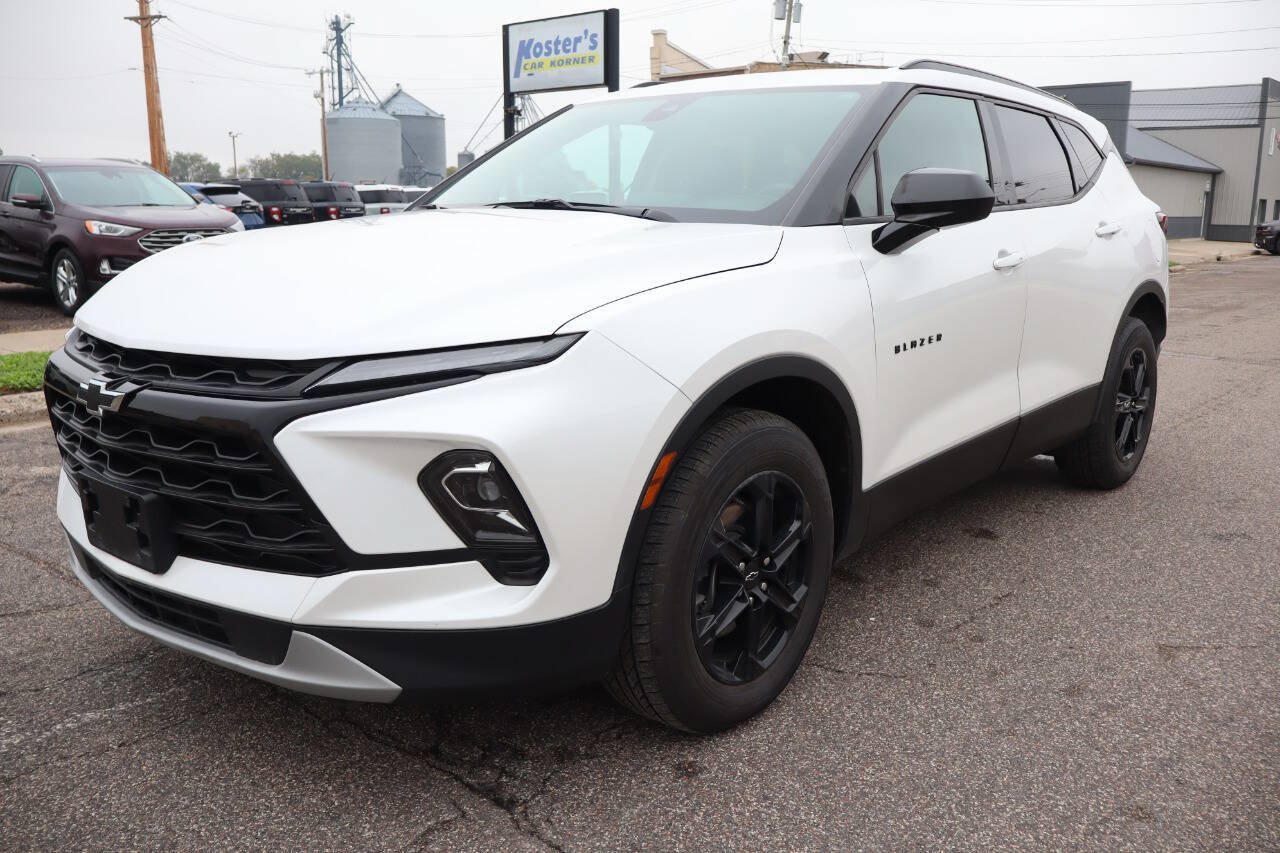 Used 2025 Chevrolet Blazer LT w/ Convenience Package AWD/4WD image 1